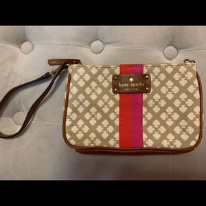 Kate Spade wristlet. NWOT! 👜